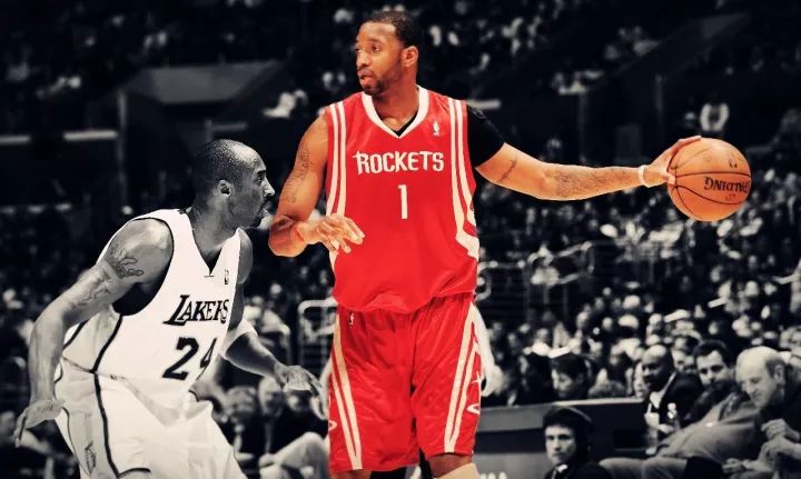 一位因丑闻 一位因丑闻