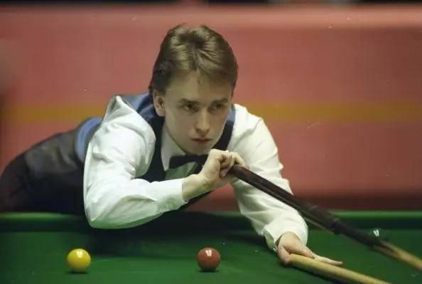 容重塑与竞 容重塑与竞